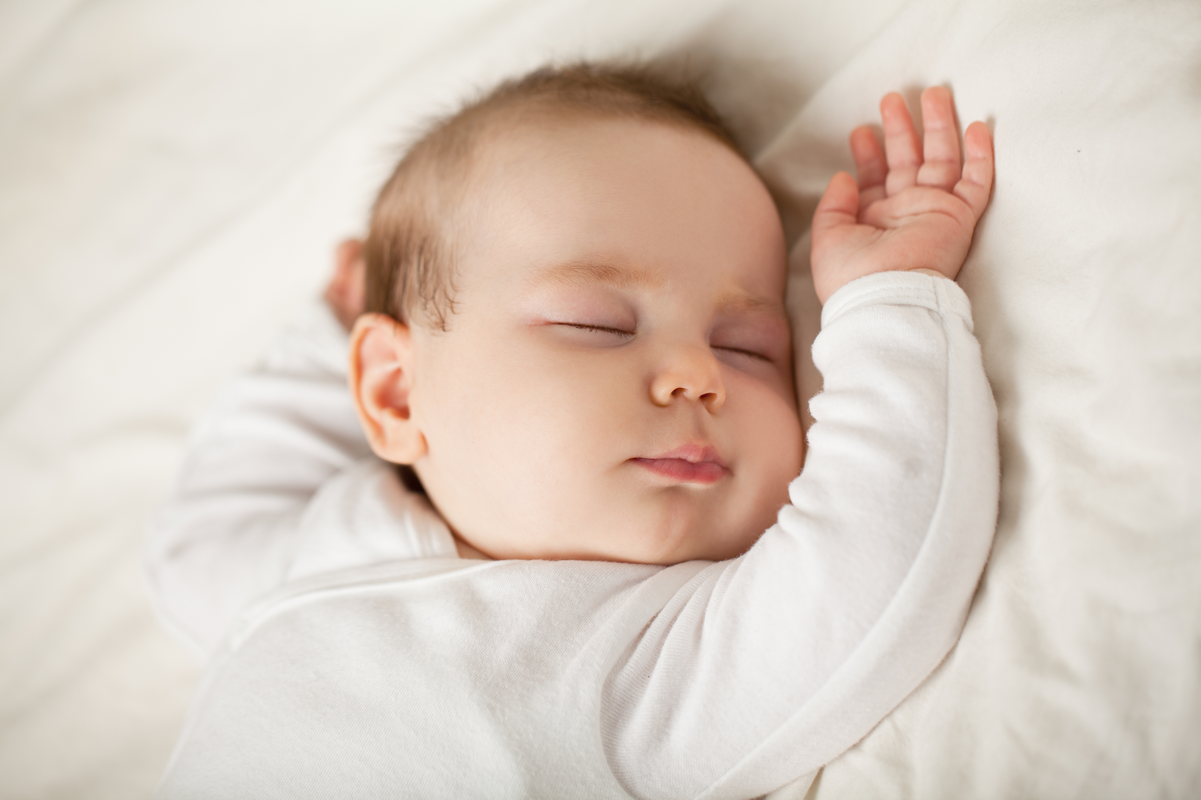 Новорожденный стресс. Спящий ребенок. Грудной ребенок. Детский сон.